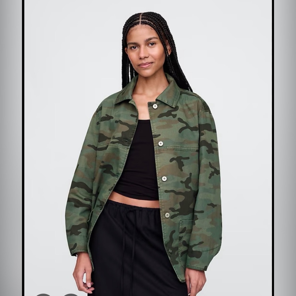 GAP Women's over sized Camouflage chore coat